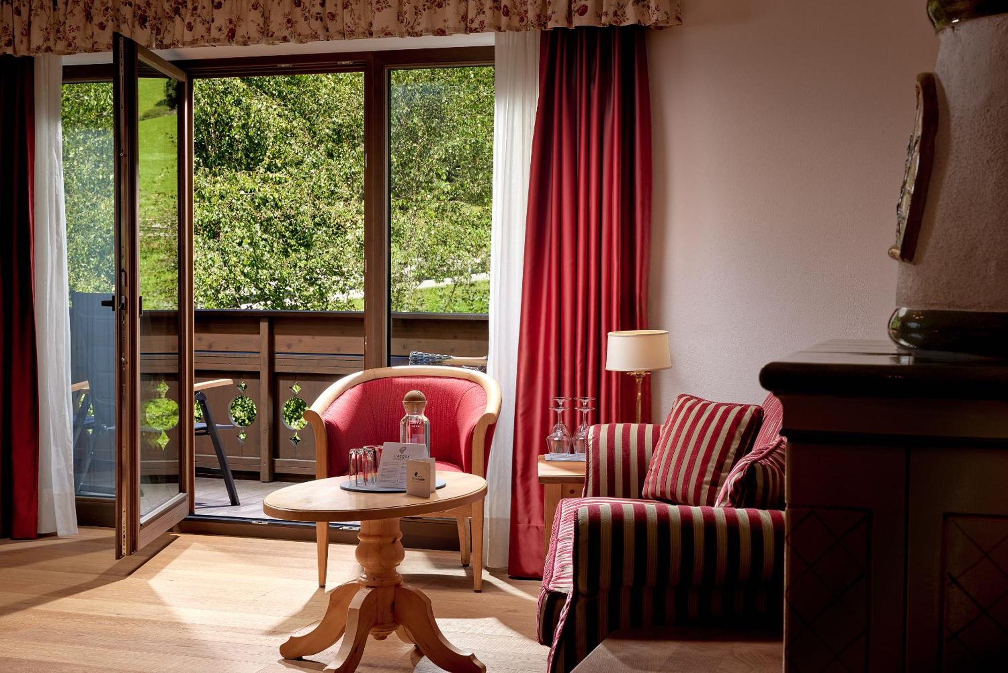 Hotel Quelle Nature Spa Resort Santa Maddalena in Casies Ruang foto